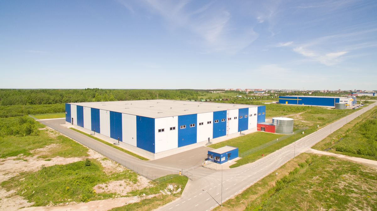 A modern warehouse building for sale in Narva (Estonia) with a total area of 11361 m2 for sale